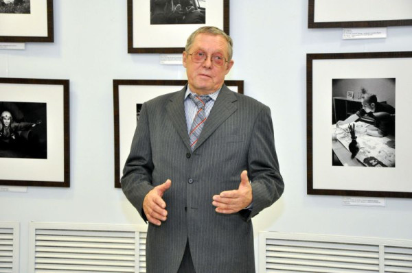 Борис Смирнов рассказывает о своей выставке. 11 октября 2013 г.