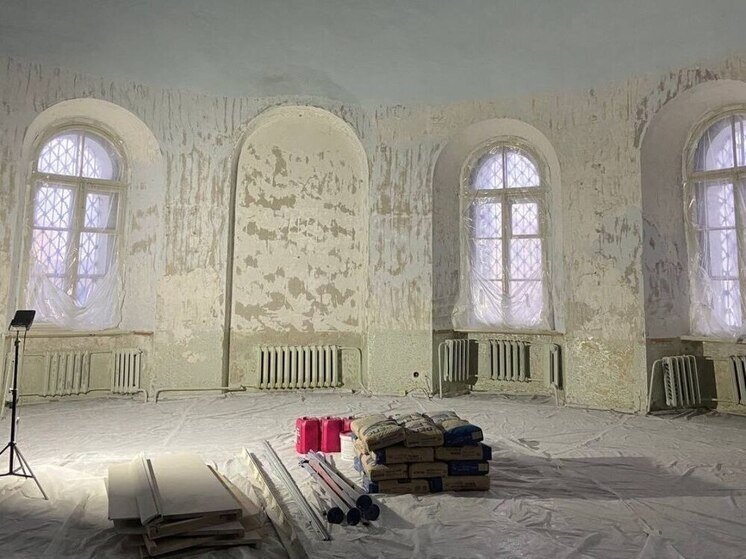     В настоящее время мастера заканчивают черновые работы и переходят к следующему этапу. Фото: пресс-служба Новгородского музея-заповедника