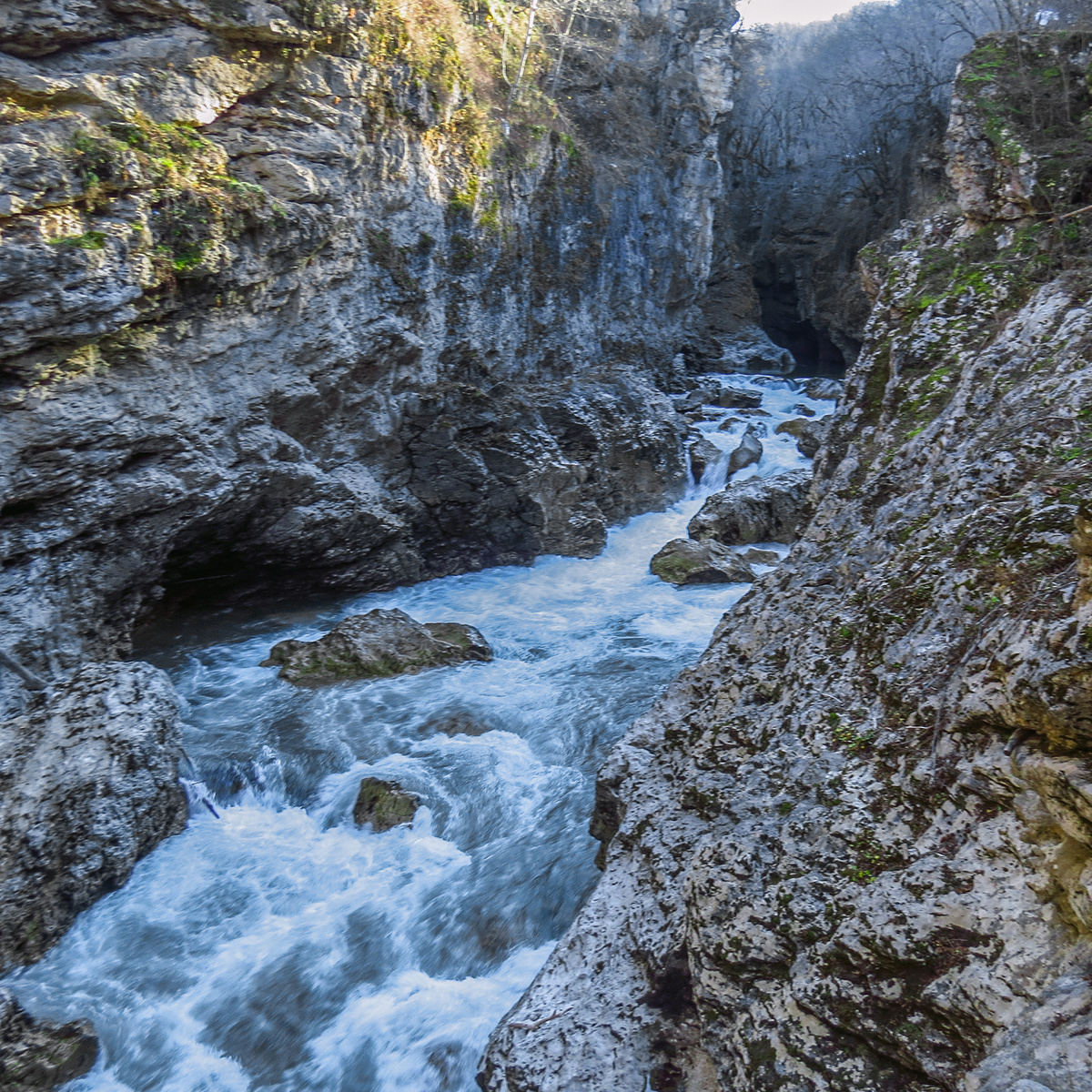 Хаджохская теснина, платный оборудованный участок. 