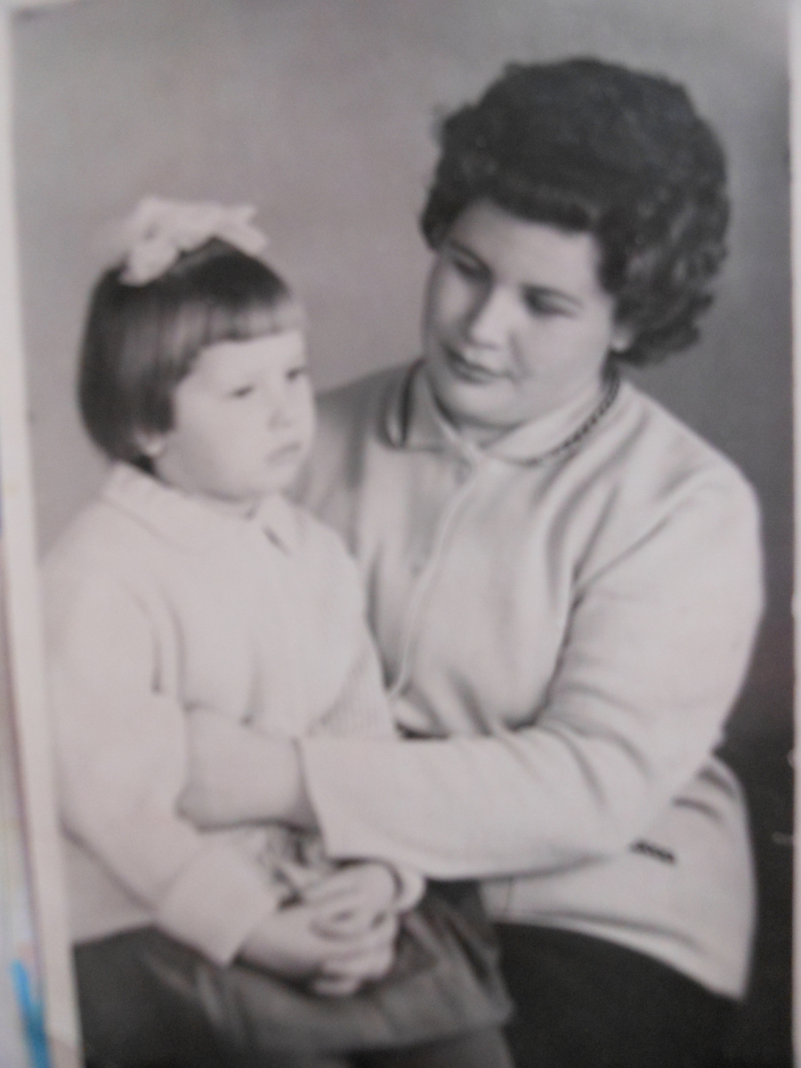МЫ С МАМОЙ - ВМЕСТЕ! фото 1966 или 1967 г., из личных фото автора Лидии Шатиловой