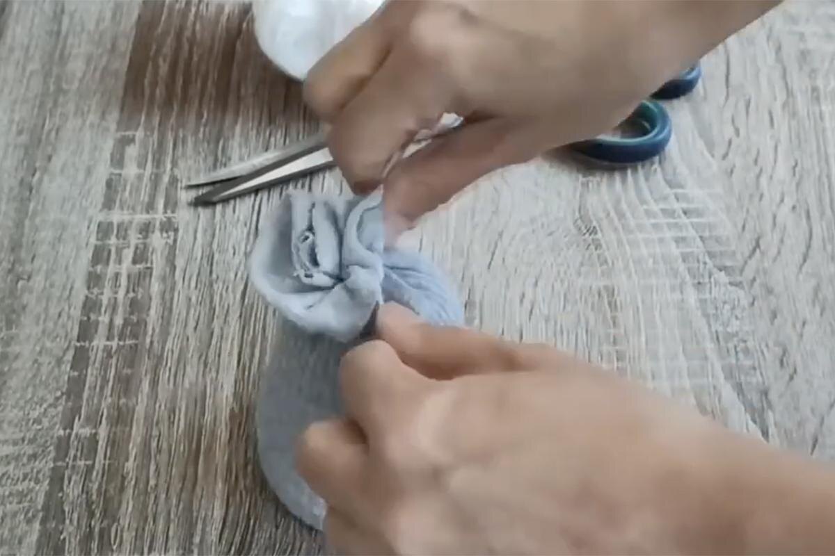 День мамы DIY / Rutube📷Как сделать новогоднего гнома из носков