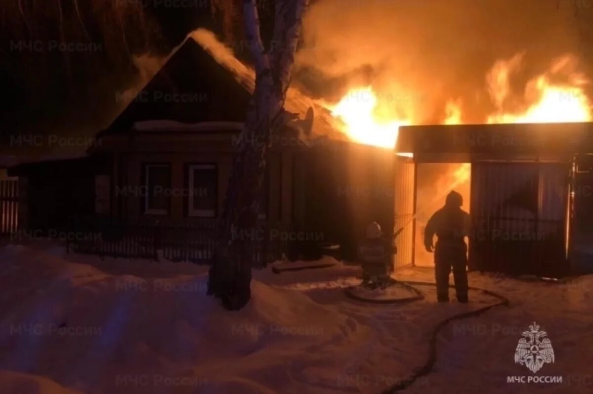    14 пожаров потушили за сутки в Свердловской области, погиб один человек