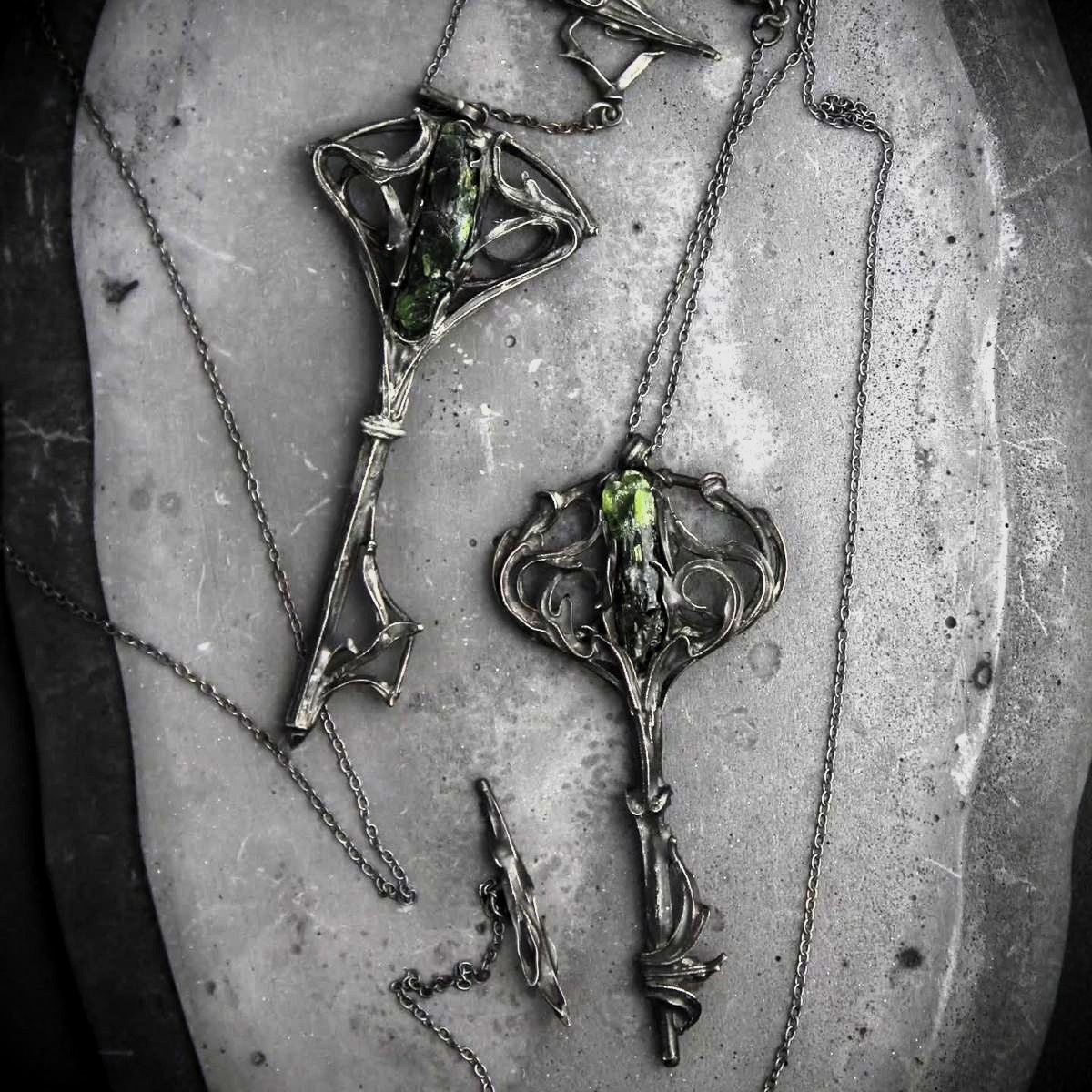 1. Украшения с настроением конца осени. Иллюстрации из открытых источников.