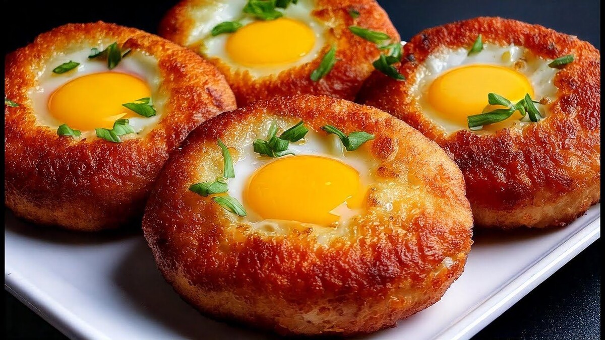 Картофельные булочки с яйцом: взрыв вкуса