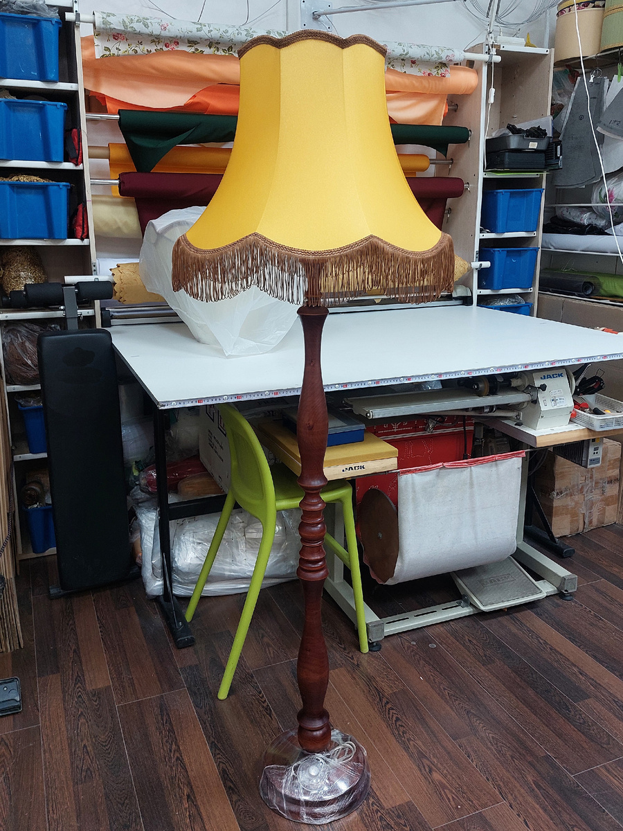Торшер Прага желтый из ткани с бахромой