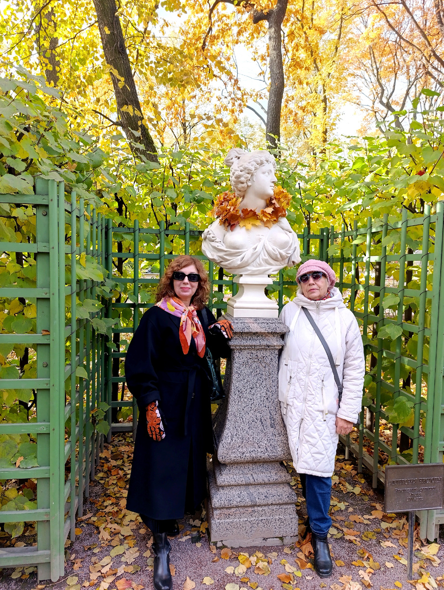 Фото автора. С мамой, года два назад.