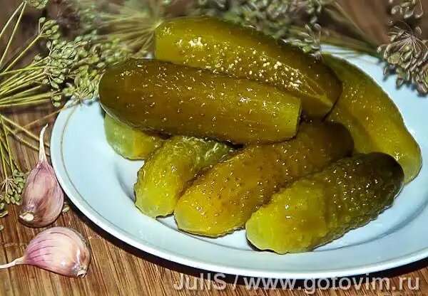 Почему стоит регулярно есть соленые огурцы: неожиданные открытия ученых