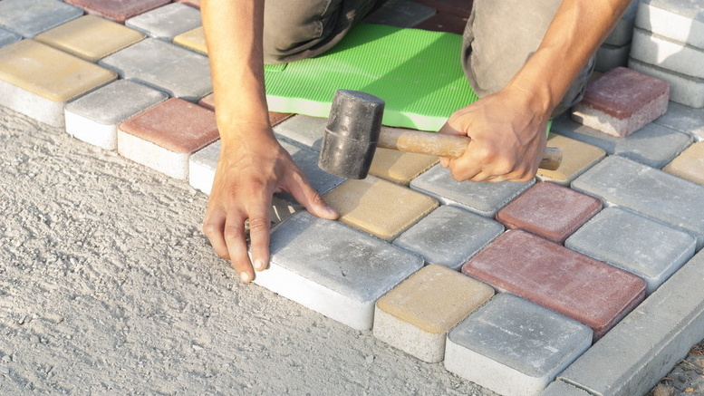 Плитка показала, что качественное покрытие возможно, но нужны более бюджетные решения. 