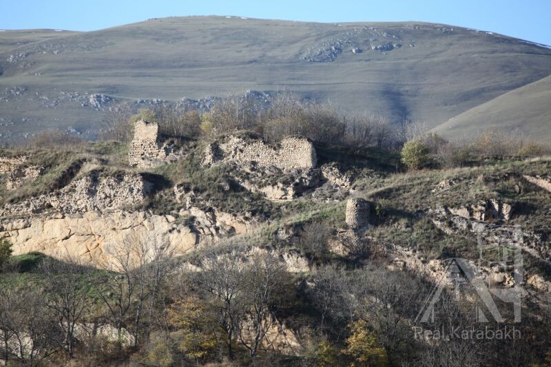 Одна из башен крепости Гюлистан