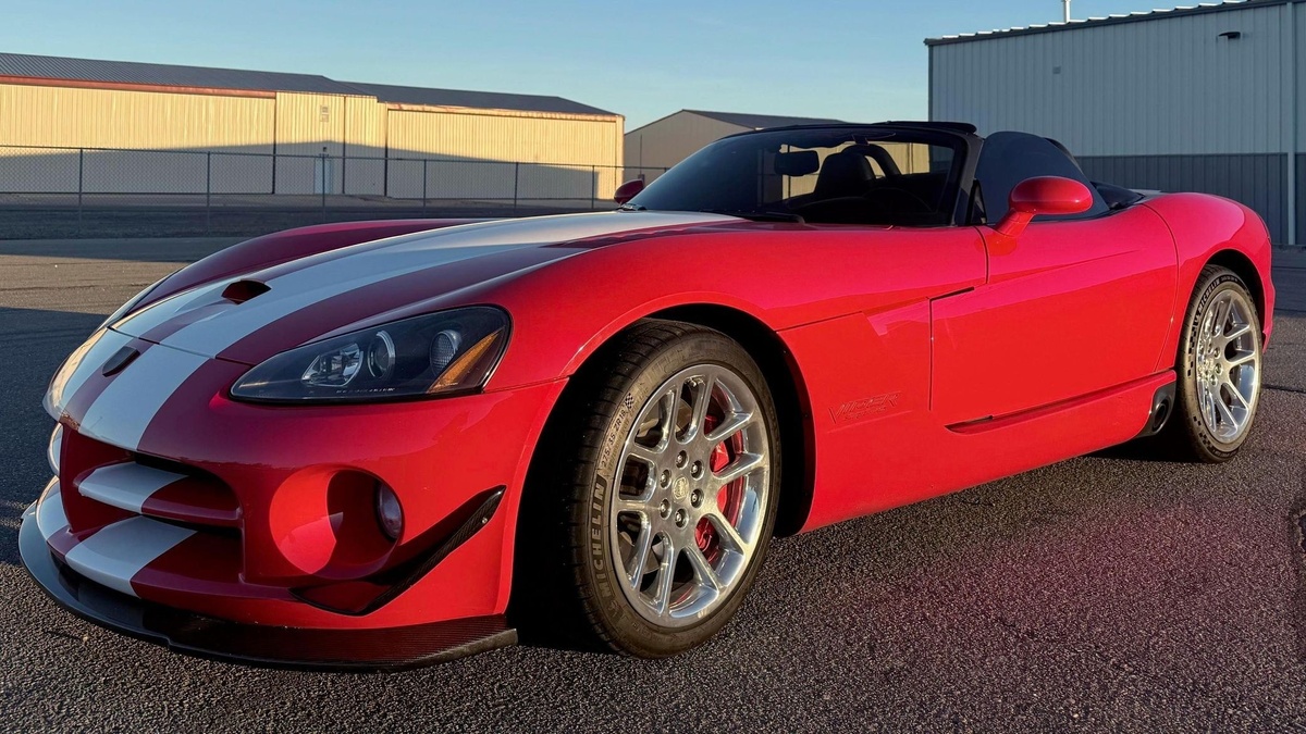 Dodge Viper SRT-10 2005