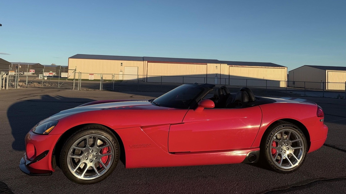 Dodge Viper SRT-10 2005