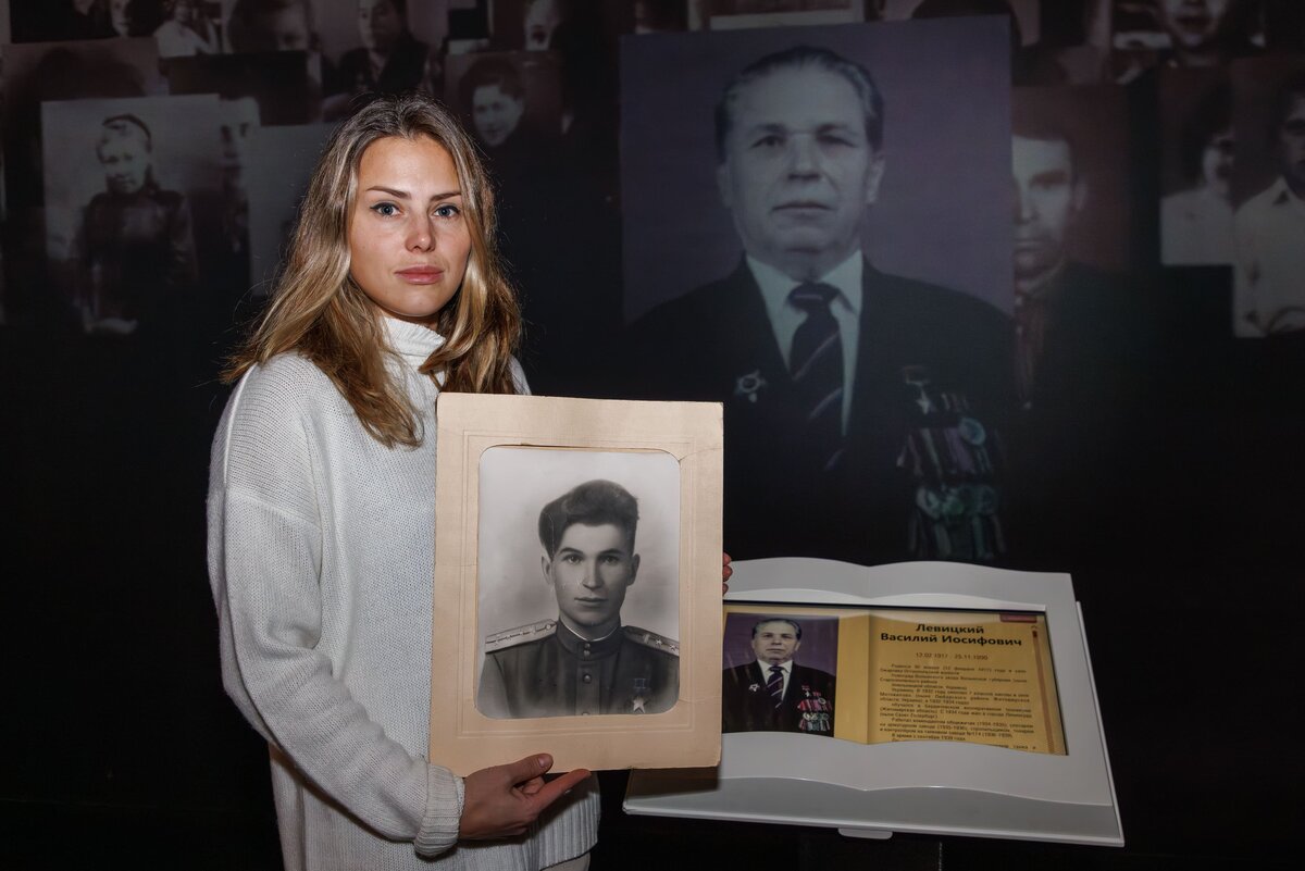    Награды Героя Советского Союза переданы в дар Музею Победы