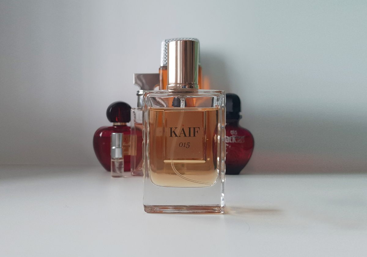 Пирамида оригинала: верхние ноты: Амбретта, Калабрийский бергамот и Грейпфрут; средние ноты: Мускус, Пачули и Роза; базовые ноты: Белый мускус, Бензоин, Ваниль и Бобы тонка.