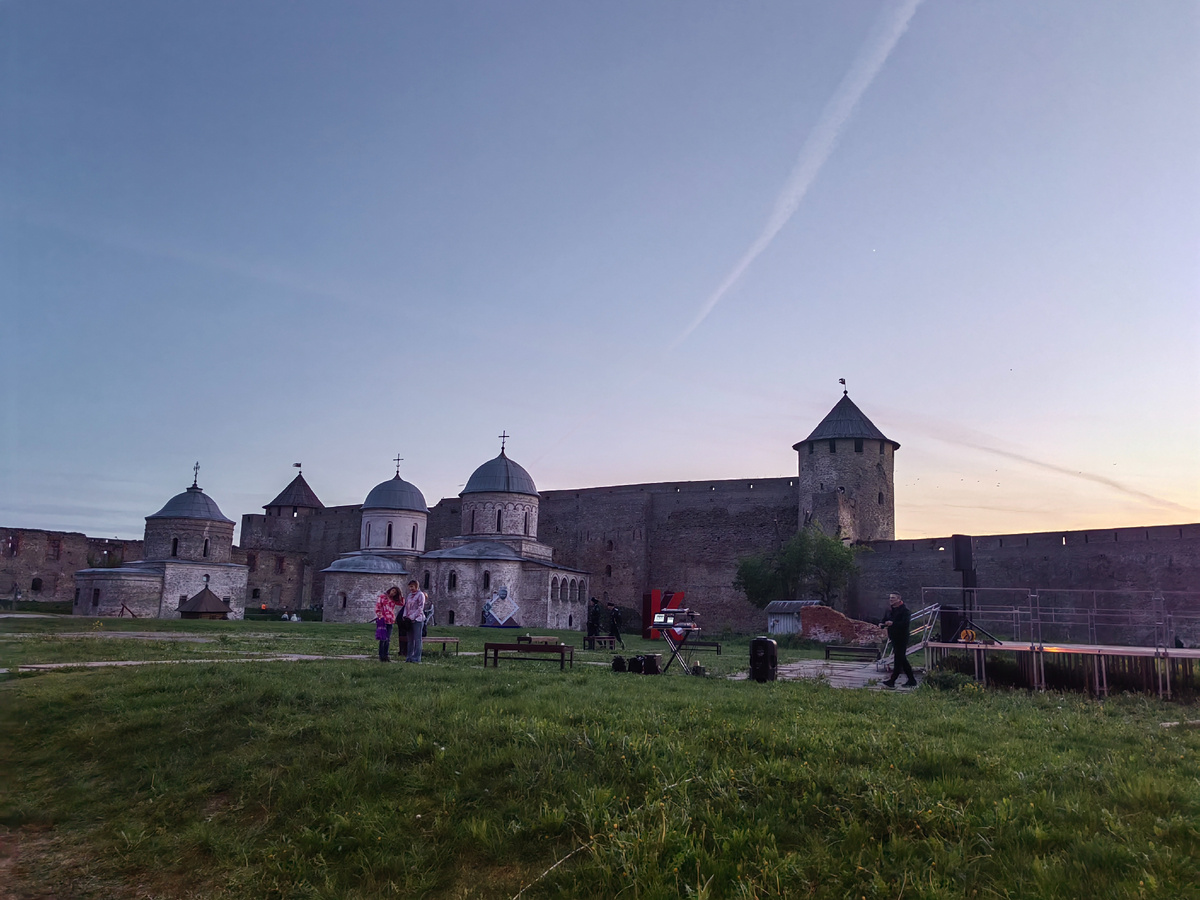 Вечерняя Ивангородская крепость.