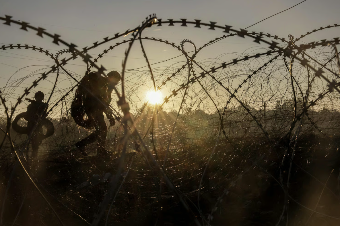 Украинский солдат в Донецкой области: насколько реалистичен мирный план в условиях агрессивной войны России? © AFP