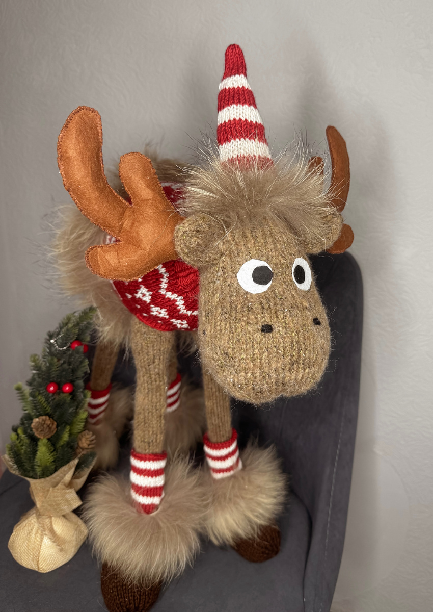 Если вам понравился олень и вы готовы отблагодарить мастера за его труд, ну или просто на подарок к праздникам, то буду благодарна за донат, любая сумма от 10рублей, вам это ничего не стоит, а мне будет приятно, что мой труд ценят🥰