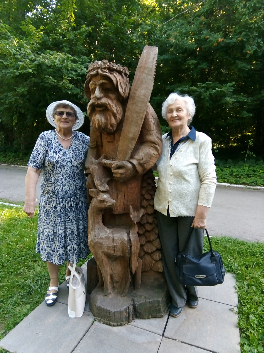 Мама в светлой кофточке, Лето 2017 года. Фото автора