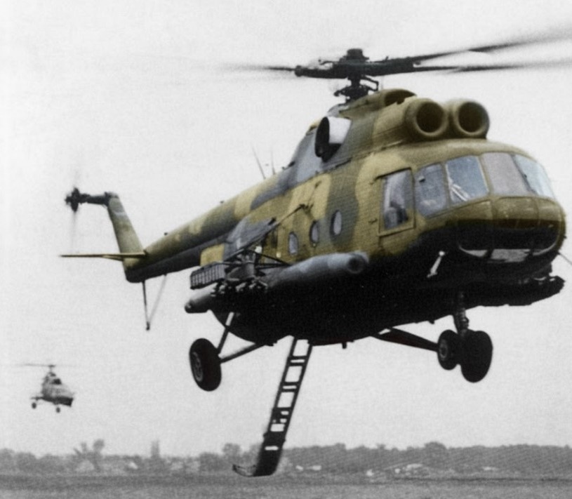 На учениях по воздушному минированию с вертолетов (rg.ru)