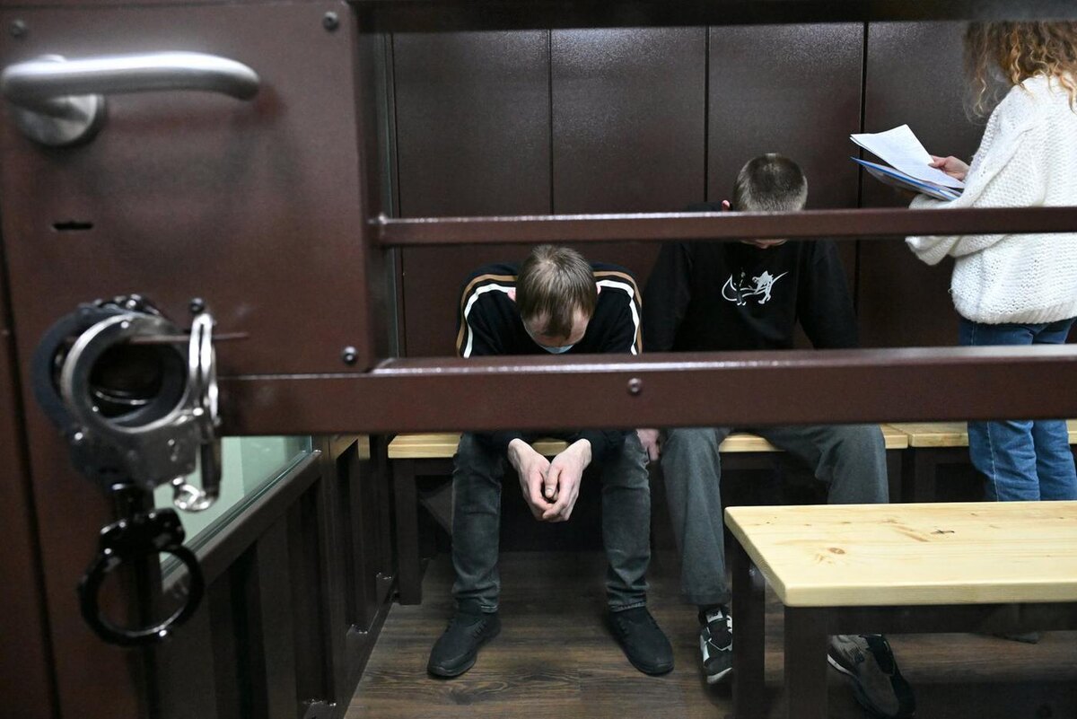 Кирилл Каллиников / @РИА Новости
Оглашение приговора по делу о мошенничестве с квартирой Ларисы Долиной в Балашихинском городском суде. Фигурантам дела назначили от 4 до 7 лет лишения свободы.