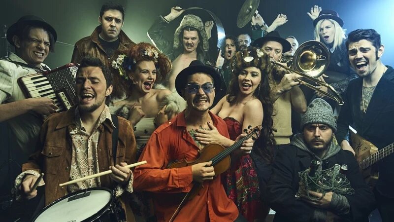     The Hatters. wikipedia.org/wiki/The_Hatters.