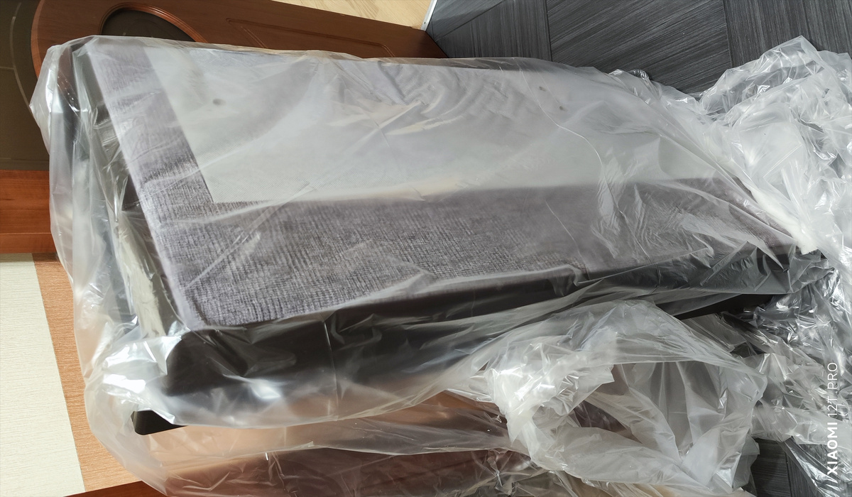 Спинки дивана.