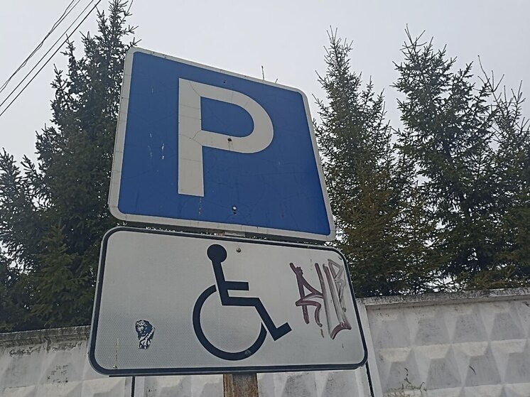     Горожане выразили недоумение, почему те, кто следит за порядком, сами допускают такие ситуации. Фото: архив МК в Питере.