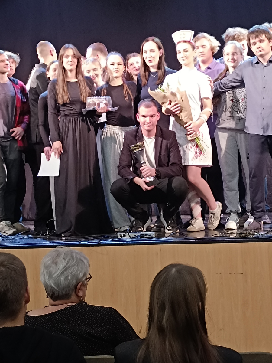 Красавчик наш с кубком. 