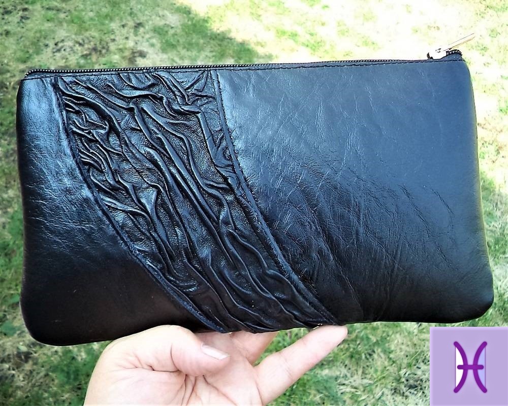 Сумочка из натуральной кожи