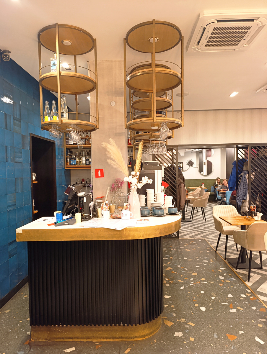 В кафе "Город 812" в переулке Крылова, 5 Б. Все фото автора в статье.