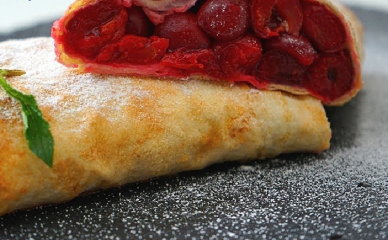 Вишнёвый штрудель из лаваша — пирог без хлопот и с удивительным вкусом