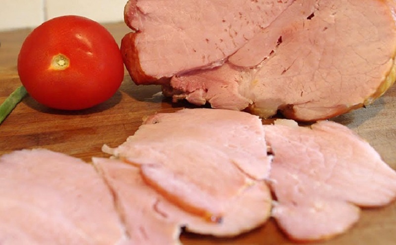 Домашняя ветчина без лишних хлопот: простейший способ готовить сочное мясо у себя на кухне