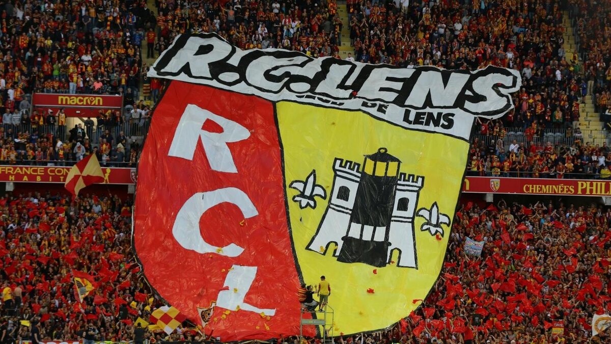 Прозвище «Ланса» отсылает к его клубным цветам — «Кроваво-золотые» (фр. Sang et Or)
