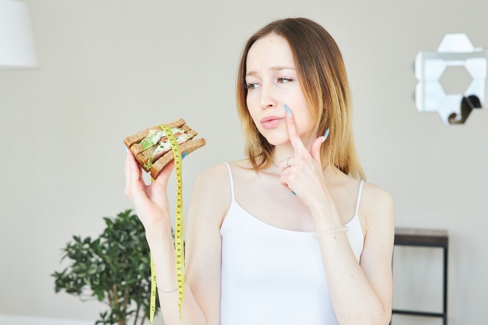    Что можно съесть на ночь, чтобы не мучил голод, и при этом не навредить своему здоровью? Николай ОБЕРЕМЧЕНКО