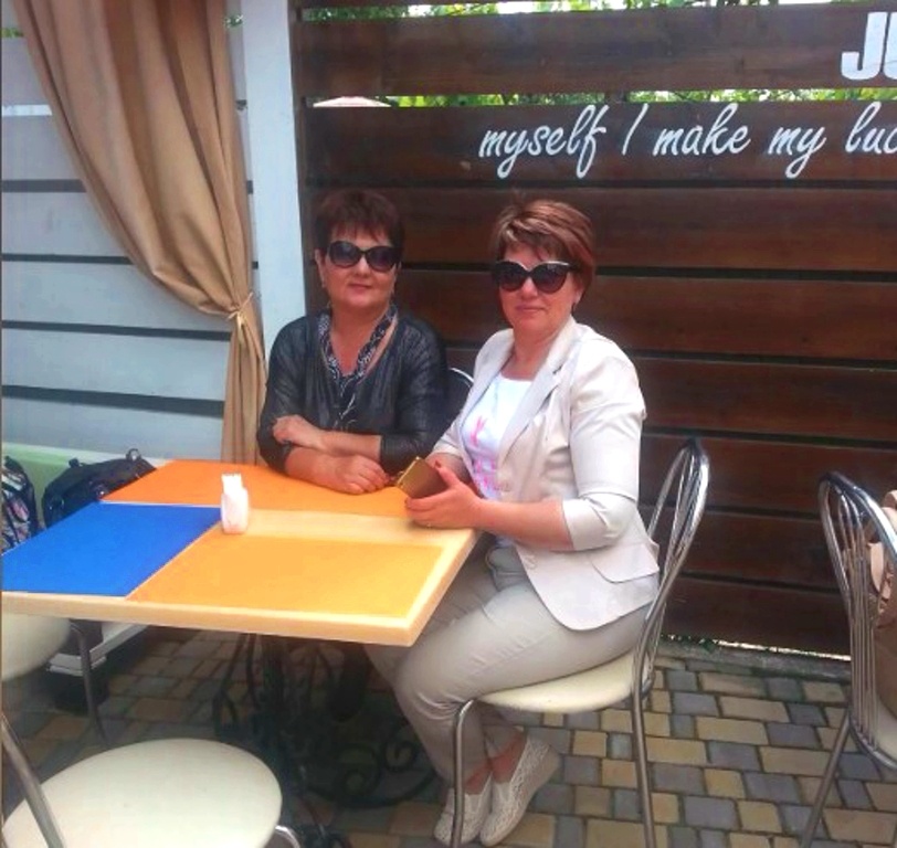 Я - слева и жена брата Ольга