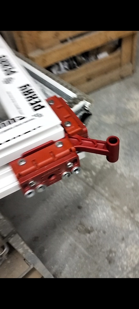 Сверление отверстий под петлю на створке ROTO NX