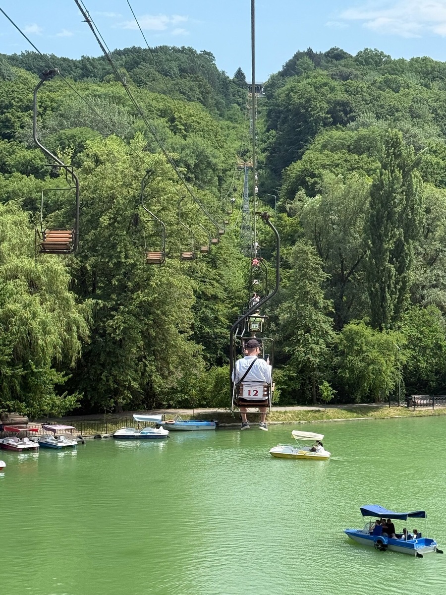 Канатная дорога в парке Нальчика