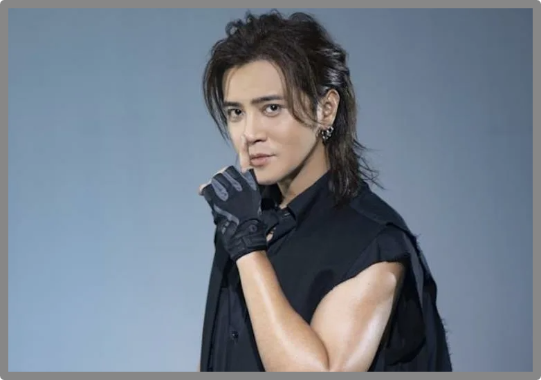 Снимок с экрана монитора. Тайваньский певец Шоу Ло.