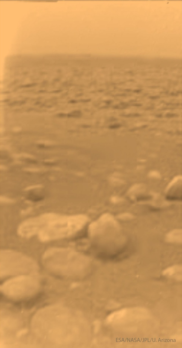 Фото: ESA, NASA, JPL, U. Arizona, Huygens Lander