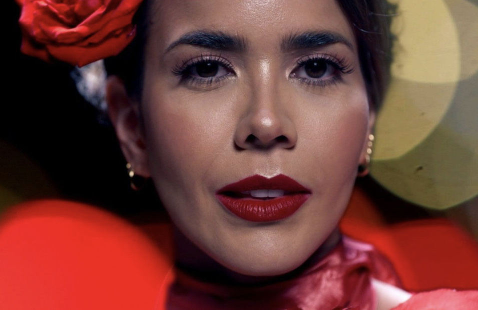 Алый красный (сериал)