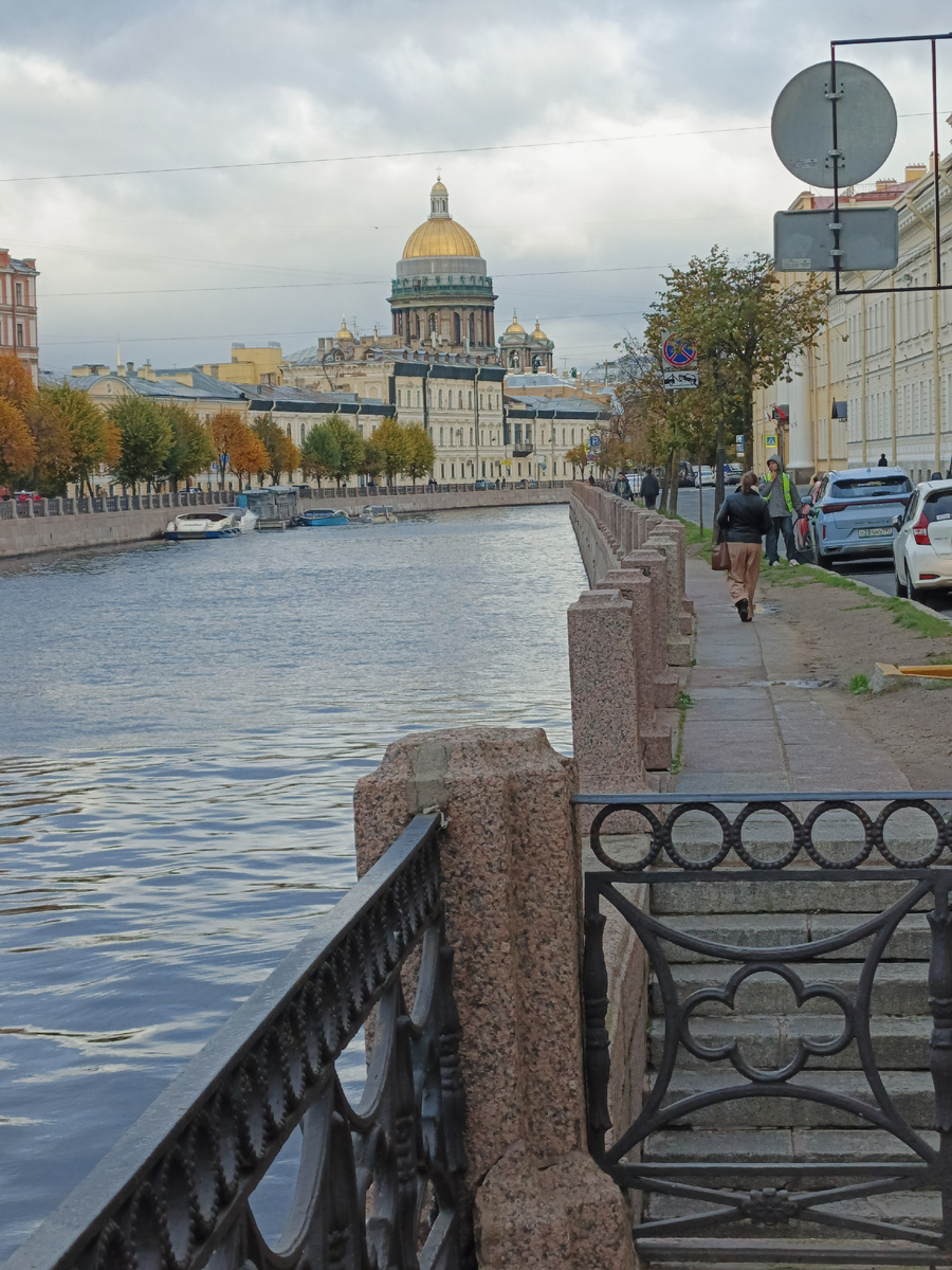 Вид на Исаакиевский собор (октябрь 2025 года)