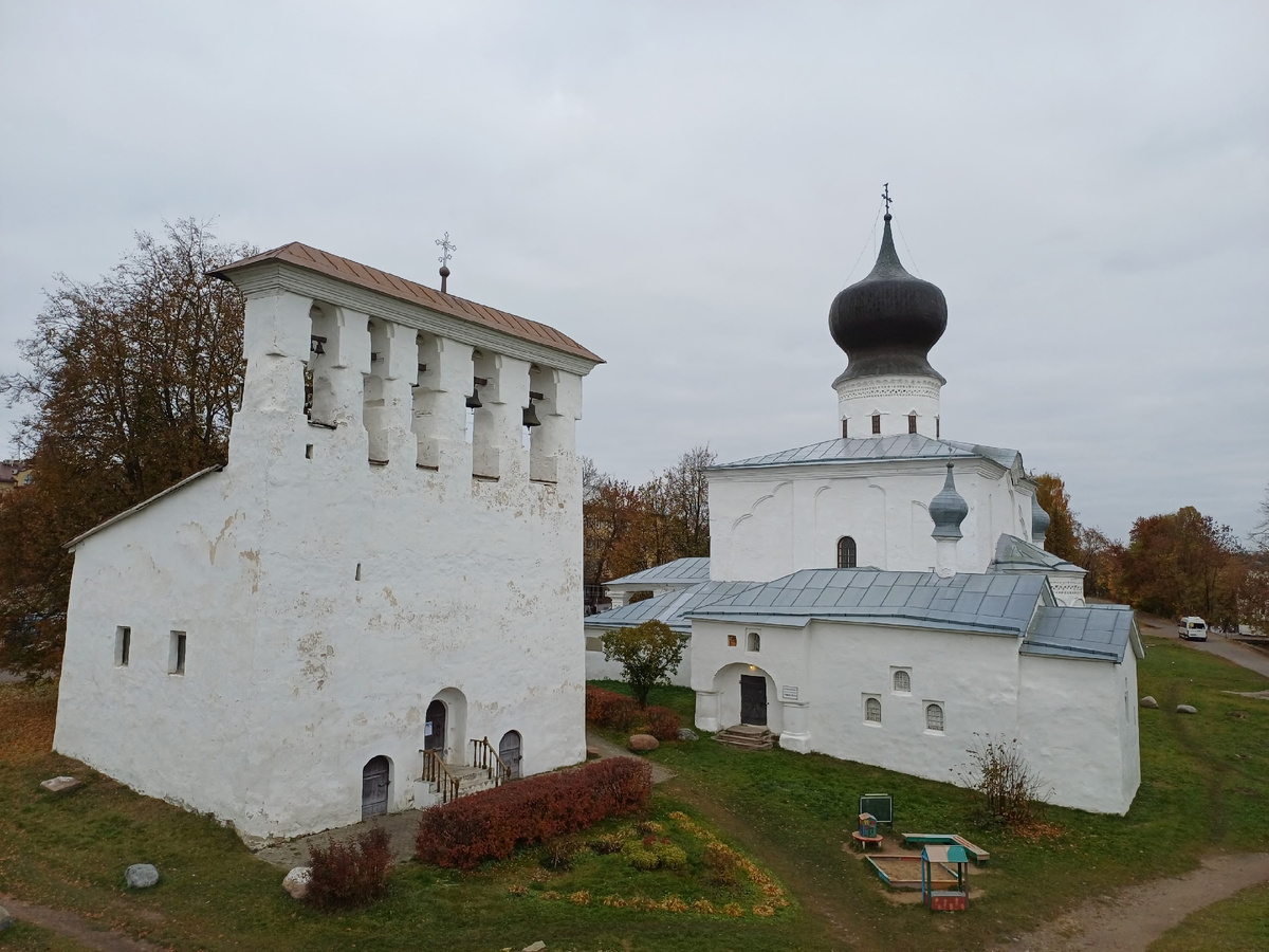 Церковь Успения у парома. XVI век. Псков. Фото автора