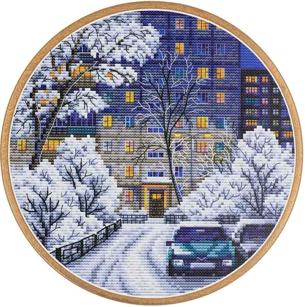 "Вечерний город" от фирмы Искусница. 