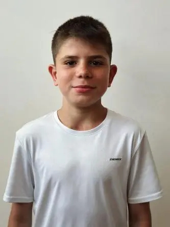 РУСЛАНУ НУЖНА СЕМЬЯ!!!