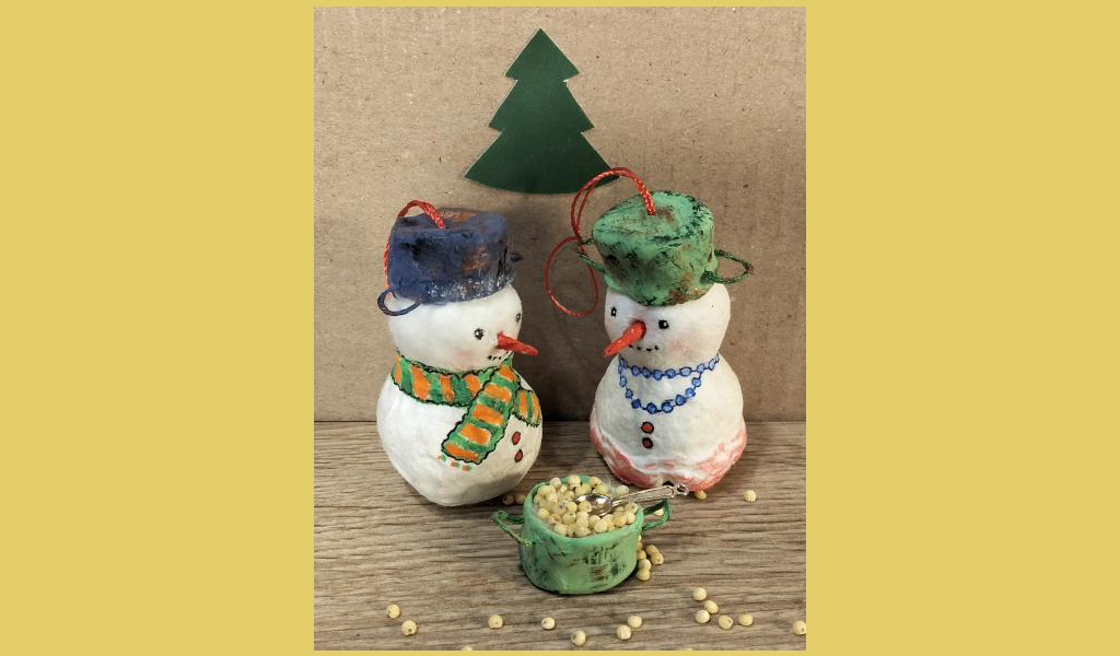 Кушать хочется, в кастрюле каша, а ложка-то одна! "Давай ты первый ешь". – "Как ты? Нет, я!" – "Как я? Нет, ты!"