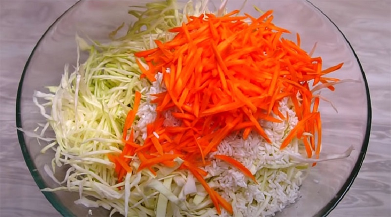 Вкусный ужин из курицы, капусты и риса без суеты и лишней посуды