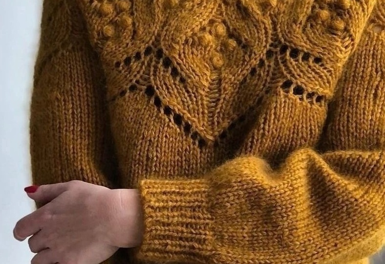 10 вдохновляющих зимних свитеров с красивыми узорами. Модели со схемами для спиц