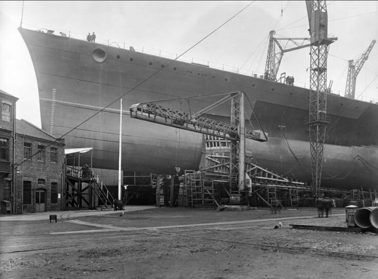 Строитольство линкора Худ.
