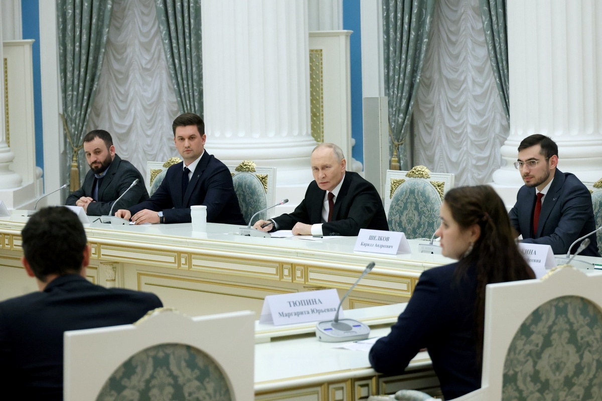 Путин провел совещание с участниками V Конгресса молодых ученых в «Сириусе».