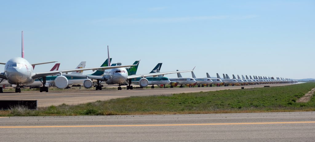 Также здесь разбирают самолёты, отслужившие своё.