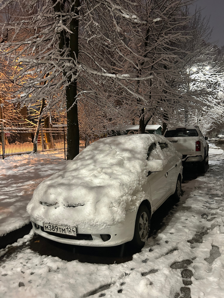 Последняя неделя ноября порадовала снегопадом, вспомнили старое забытое ощущение, когда чистили машину 